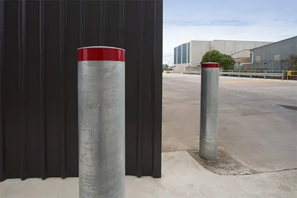 b2ap3_thumbnail_steel-bollards.jpg